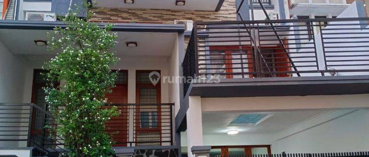 Luxury Houses 4 Lantai Onegate System Dipalmerah Jakarta Barat 1