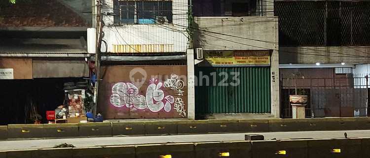 Very Strategic Shop House on Hasyim Ashari, 4 Floors Below NJOP, Suitable for Business 1