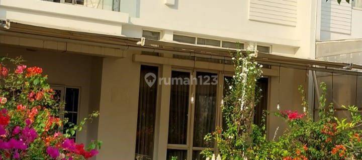 Rumah Bagus Semi Furnished di Crown Mansion Pik, Jakarta Utara 1