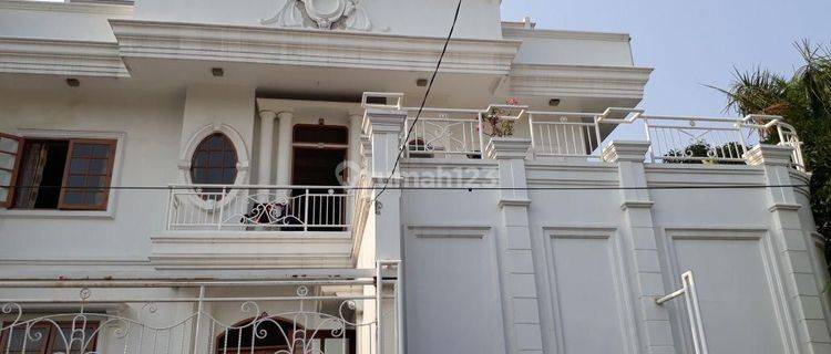 Rumah 3 lantai,posisi hook,mewah,bagus,siap huni,lokasi strategis di perumahan Sunter permai,Sunter,Jakarta utara 1