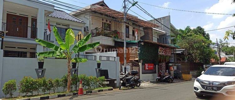 Rumah dan kost kostan 2,5 lantai,furnished,lokasi strategis di Rawamangun,jakarta timur  1