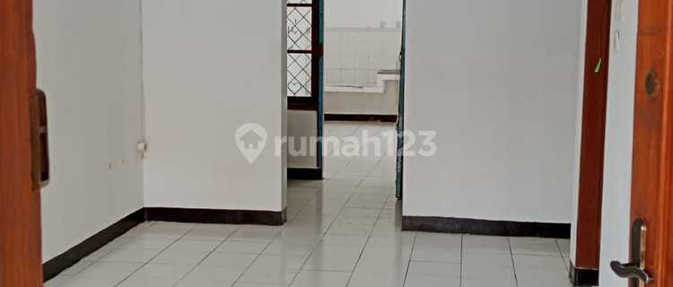 Taman Kopo Indah 2 dengan 2 Carport 1