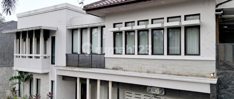 Rumah Bagus Furnished SHM Kemang, Jakarta Selatan 1