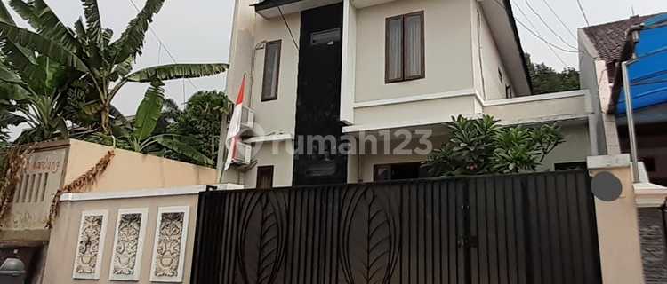 Rumah 2 Lantai Ada Kolam Renang Jati Padang Jakarta Selatan 1