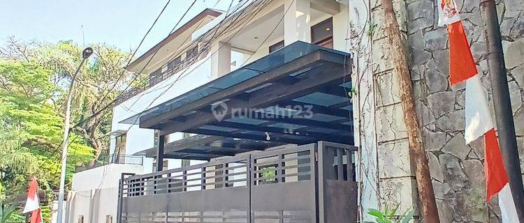 Rumah 3 Lantai Disewakan Dikontrakan Lokasi Dekat Jalan Utama Dilewati Kendaraan Umum Jalan Buntu Bisa Untuk Kantor Atau Pribadi Semi Furnished di Kebagusan Raya Jakarta Selatan 1