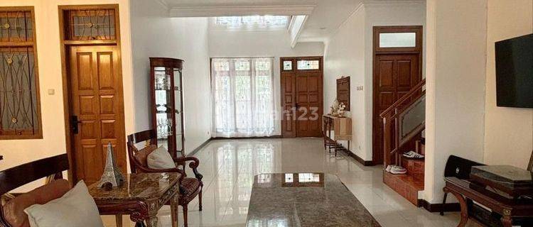 Disewakan Rumah Di Area Senopati Scbd Jakarta Selatan 5+2 Br Furnish  1