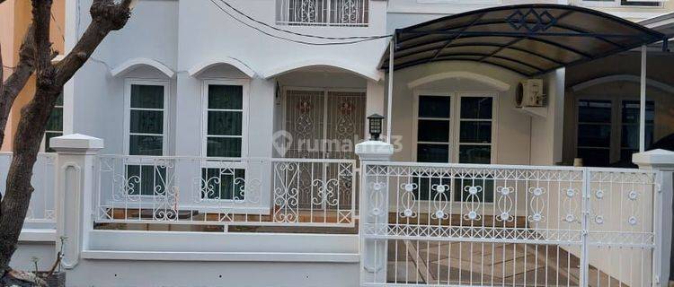 Jual Rumah Cantik Siap Huni
gading Arcadia
kelapa Gading - Jakarta Utara 

2 Lantai 
uk. 8x15 
lt 120 M² 1