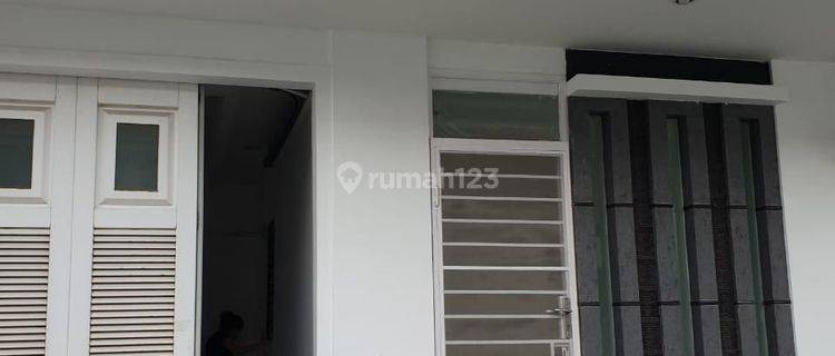 Dijual Rumah 2,5 Lantai Metro Permata 1 Tangerang 1