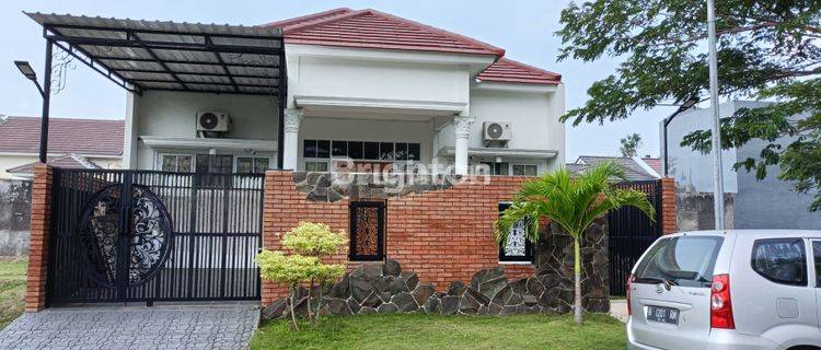 Rumah Bagus Bangunan Baru Semi Furnished Di Graha Padma Semarang  1