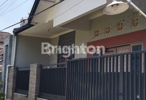 STRATEGIC READY-TO-OCCUPY HOUSE IN TAMBAK MAS SEMARANG 1