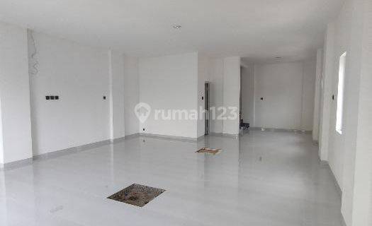 Rumah Baru 3 Lantai Daerah Petojo Desain Modern Posisi Hook RM323 1