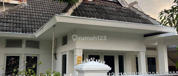 Rumah Hook 2 Lantai Ful Furnished Area Bebas Banjir 1