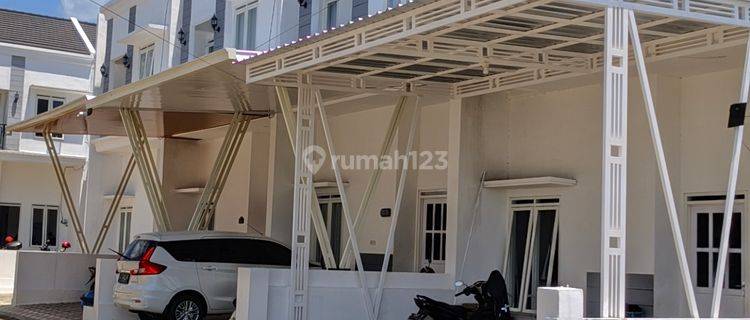 Rumah 2 Lantai, 600 Jutaan, Fasilitas Komplet di Malang 1