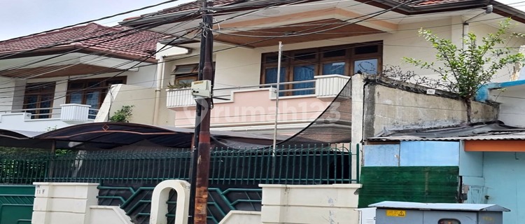 AFFORDABLE STRATEGIC HOUSE Jl. KARTINI CENTRAL JAKARTA 1