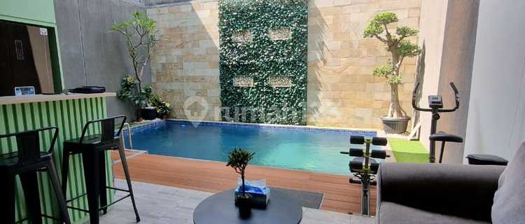 Jarang Ada Rumah Baru Kota Baru Parahyangan Bandung Ada Kolam Renang , Semi Furnished 1