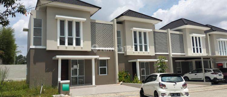 Rumah 2 Lantai Full Keramik di Jl Perkasa Komplek Villa Tenayan 1