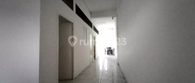 3-Story Shop House for Sale on Jl. Taskurun, Central Pekanbaru City 1