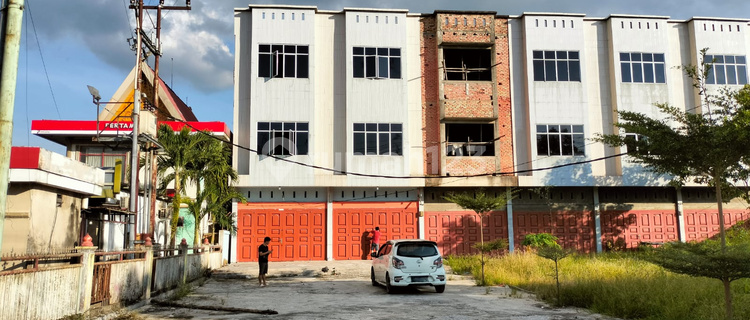 3-Story Shophouse for Sale or Rent on Jl. Air Hitam Tampan, Pekanbaru 1