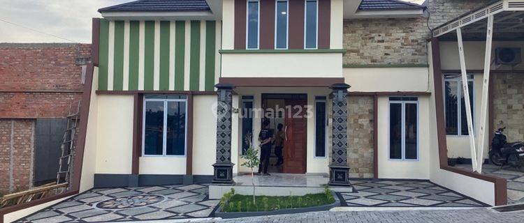 Rumah Cluster Full Interior Dijual di Jl. Hangtuah Ujung  1