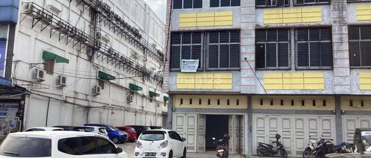 Ruko 3 Lantai Disewakan di Jl. Soebrantas Panam Pekanbaru 1