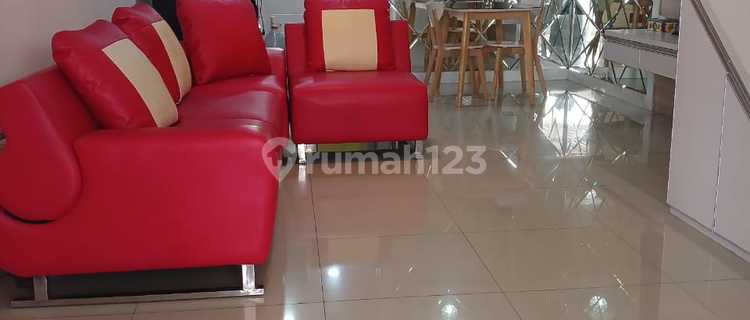 Rumah Cluster West Europe Green Lake City 1