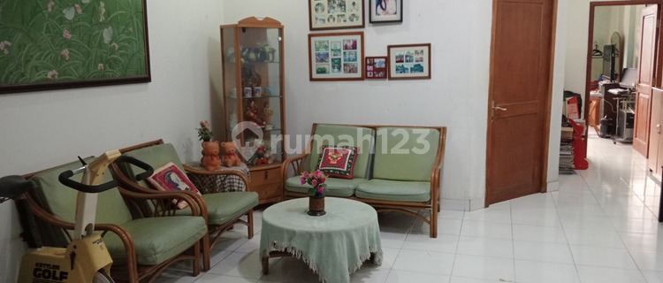 3 Units of Attached Shophouses in Jakarta 1