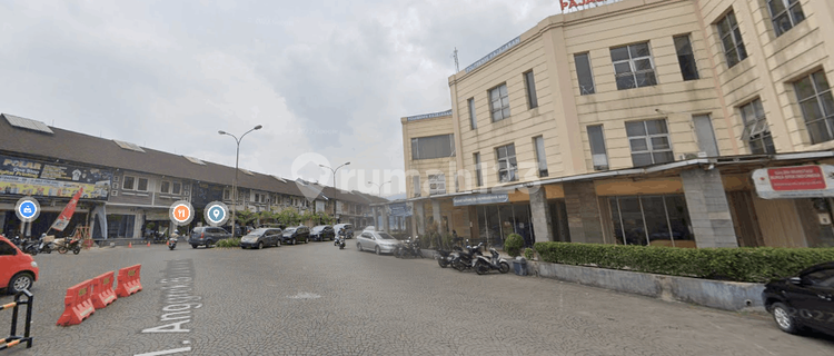 Ready-to-Use Shophouse in Surapati Core, Padasuka Wing 1