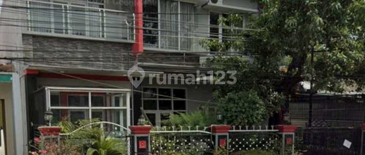 Luxury Ready-to-Occupy Home by the Highway 1