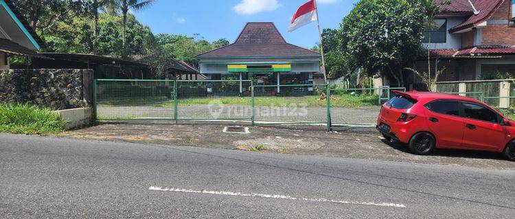 Jual Tempat Usaha Restoran di Pakem Jalan Kaliurang 1