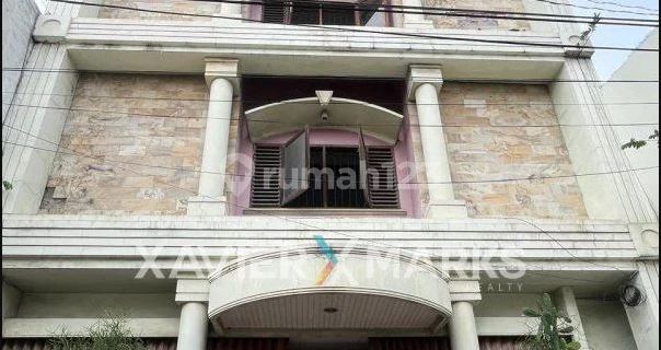 For Sale House in a Busy Business Area in the Center of Semarang City 1