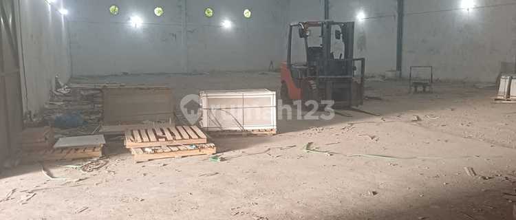 For Rent: Ready-to-Use Warehouse in Pedurungan Arterial Road, Semarang 1
