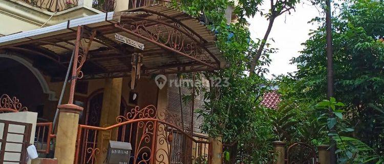 Rumah 2 Lantai Kusen Jati di Villa Melati Mas, Serpong 1