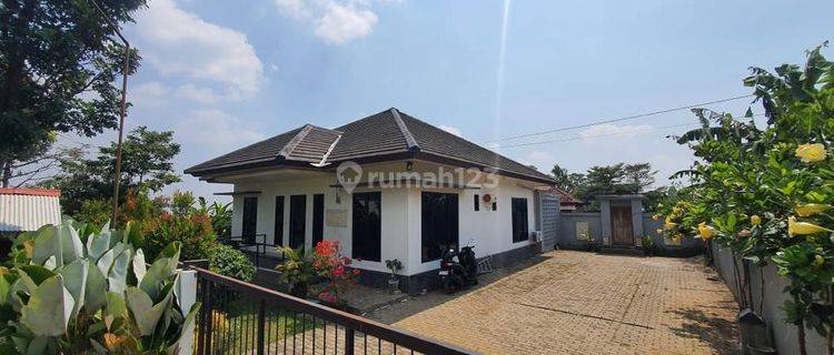 Villa Asri Ada Kolam Renang di Megamendung, Cisarua, Bogor 1