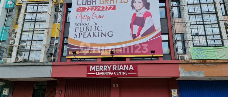 For Sale: 3-Story Linked Shophouse in Sector 1B - Gading Serpong 1