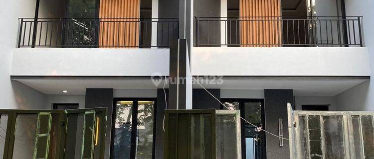 Meruya 5x25 Rp 2.5M Exclusive, Jalan Lebar, Parkir 2 Mobil St 1