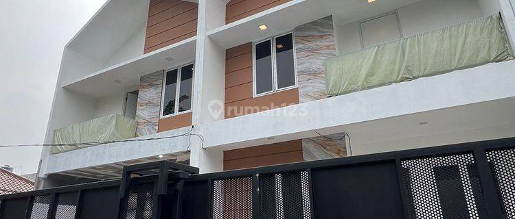 Rumah 2 Lantai Baru di Kavling Dki
, Jakarta Barat 1