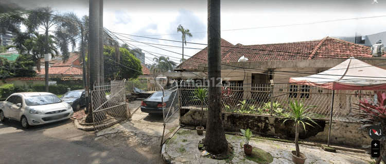 Rumah hook di Daerah Menteng Jakarta Pusat Lokasi Sangat Strategis 1