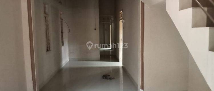 Rumah 2 Lantai Bagus Semi Furnished SHM di Cut Nyak Dien, Metro 1