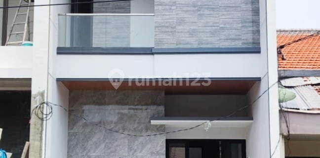 Sell Minimalist 2-Story House North Tenggilis 1