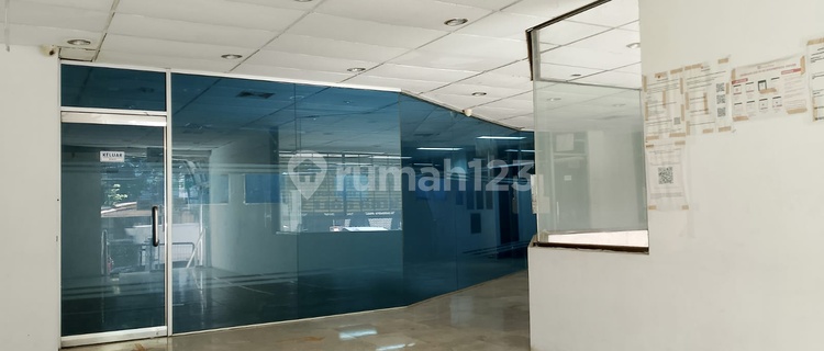 Kantor 4 Lantai Cocok untuk Cafe Restoran dan Office Space di Menteng 1