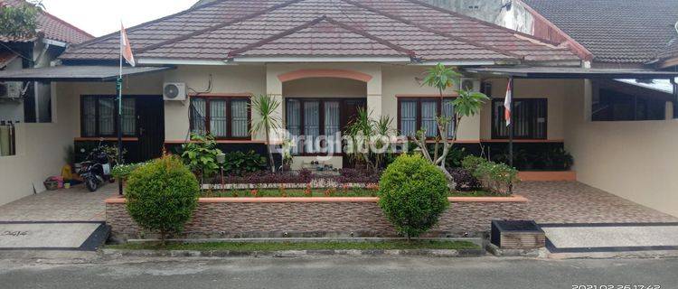 RUMAH CANTIK BERSIH DAN TERAWAT DI DAERAH WIKA 1