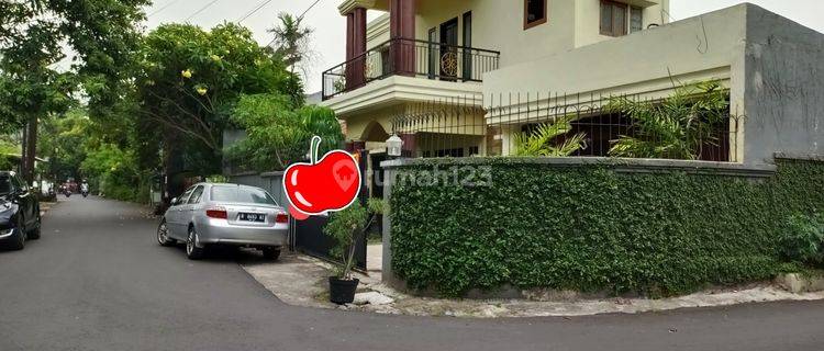 Dijual / Sewa Rumah area Cipete Jakarta Selaran, luas 460m ada swimming pool  kamar 3+1 Open 15.7Milyar 1