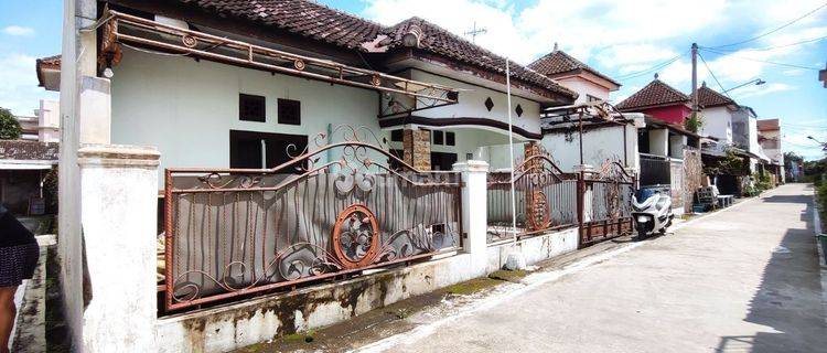 Rumah Bagus Hook Strategis Dekat Jl Raya di Mojolaban Sukoharjo 1