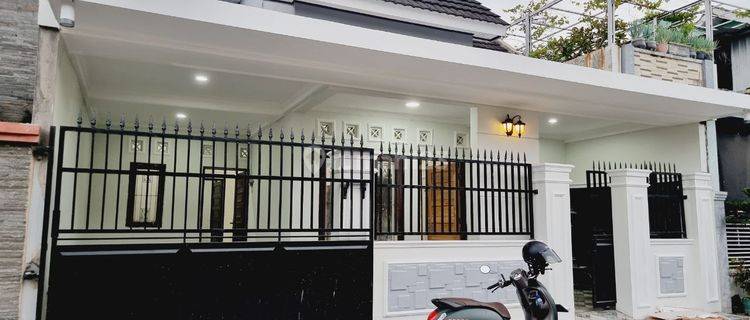 Rumah Cantik Elegant SHM Strategis di Baki Sukoharjo 1