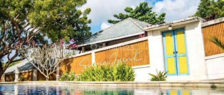 Classic traditional resort with 4 villas in Ungasan Bali  1