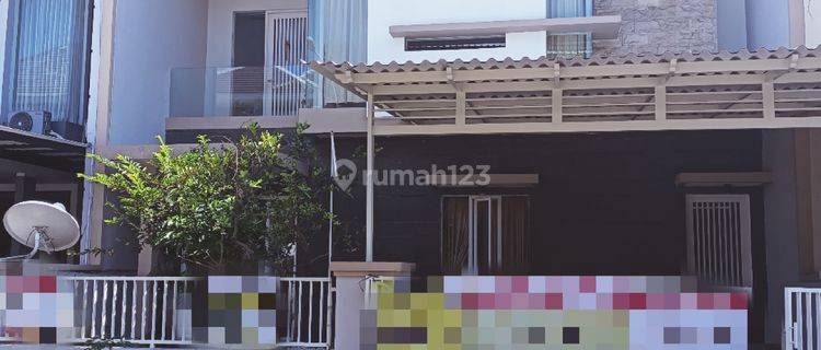 Rumah  minimalis 2lantai  di pakuwon city 1