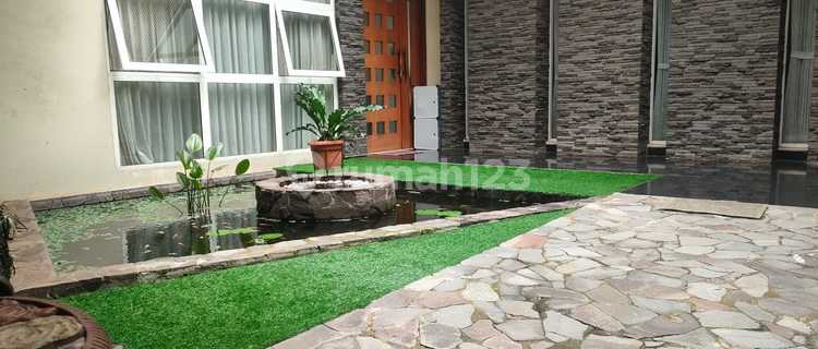 Rumah Luas 2 Lantai Dengan Fasilitas Kolam Renang Di Jatibening Bekasi 1