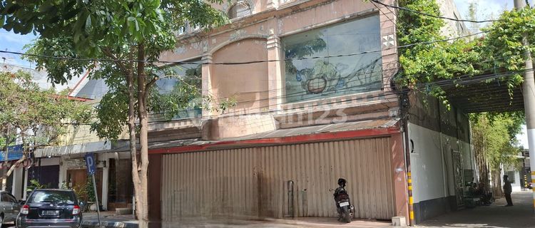 For Lease: 3-STORY SHOPHOUSE. Tulungagung CITY CENTER, Width 11.5 meters. 1