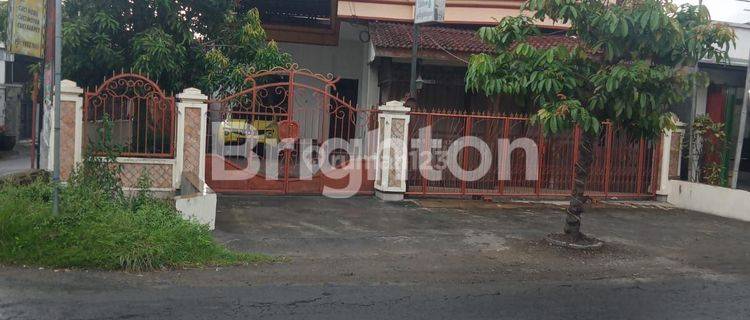 SEWA RUMAH 2 LANTAI, KONDISI TERAWAT, SIAP MASUK. 1