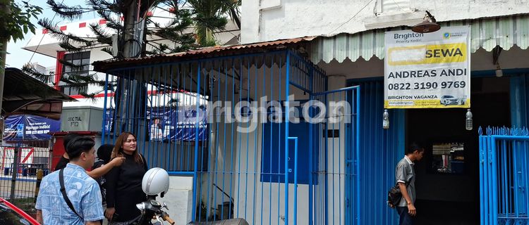FOR RENT: SHOPHOUSE IN TULUNGAGUNG OFFICE AREA, STRATEGIC LOCATION, SUITABLE FOR BUSINESS. 1